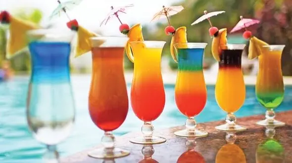 ۱۱ نوشیدنی شگفت انگیز برای رفع عطش 