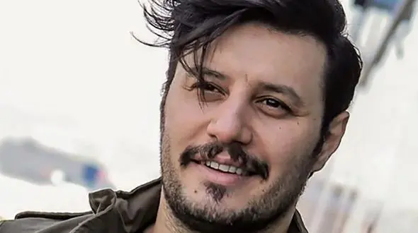 جواد عزتی و همسرش دست در دست + عکس