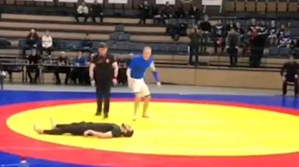 فلج شدن کشتی گیر با شکستن گردنش + فیلم حاوی صحنه تلخ / روسیه