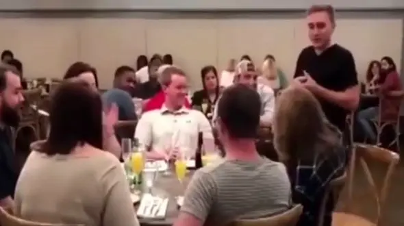 رسوایی اخلاقی دختر جوان در میهمانی خواستگاری اش+ فیلم