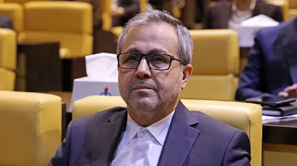 چالش اصلی سرمایه‌ گذاری در صنعت پتروشیمی کشور ناهماهنگی داخلی و پیچیدگی مجوزها است