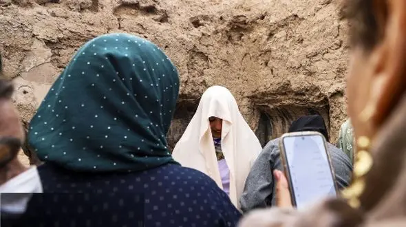 نگاهی به مراسم تندرستون در کرمان؛ عکس‌ های خاص و دیدنی + عکس