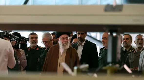 فرمانده کل قوا از آخرین دستاوردهای نیروی هوافضای سپاه بازدید کرد