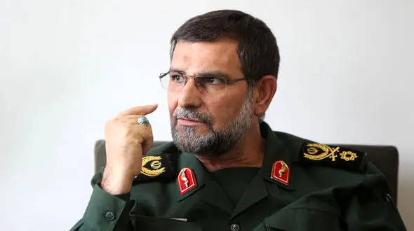 موشک‌انداز و شناور حبیب روحی مانع از ورود دو ناو آمریکایی به خلیج فارس  شد