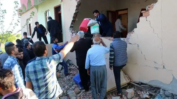 ترکیه لرزید/ مدارس و ساختمان ها تخریب شدند + عکس