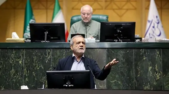 رئیس جمهور و مجلس تأکید کردند: هر مجموعه‌ای که مسائل کشور را حل نمی‌کند باید بودجه آن حذف شود