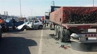 عکس پژو پوکیده در تصادف با کامیون / 5 زخمی در آستارا