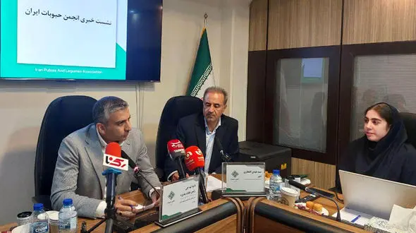 بالغ بر 5 هزار تن حبوبات در گمرکات مانده و در معرض تخریب است + فیلم