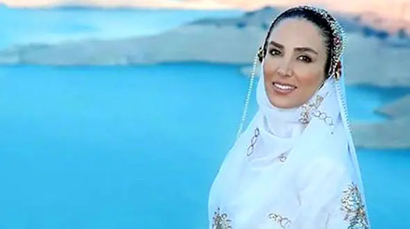 سوگل طهماسبی در جشن تولد مادر خیلی جوانش