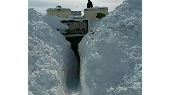  پاسگاه مرزی بانه زیر خروارها برف دفن شد! + عکس 