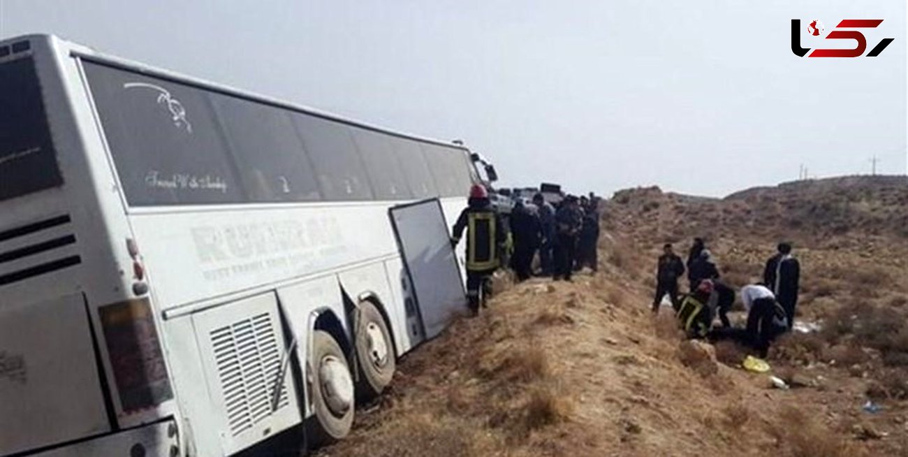 واژگونی خونین اتوبوس در سمنان/ 29 مسافر زخمی و یک نفر کشته