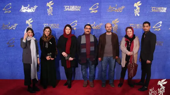 علی مصفا و دیگر بازیگران «روزهای نارنجی» روی فرش قرمز+تصاویر