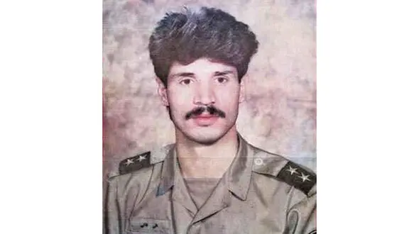 عکس عجیب از علی دایی در لباس سربازی
