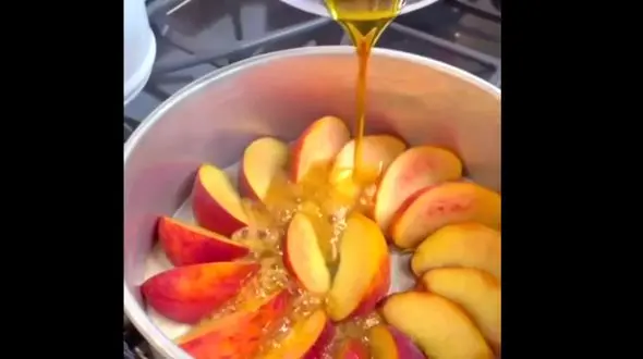 کیک برگردان هلو + فیلم