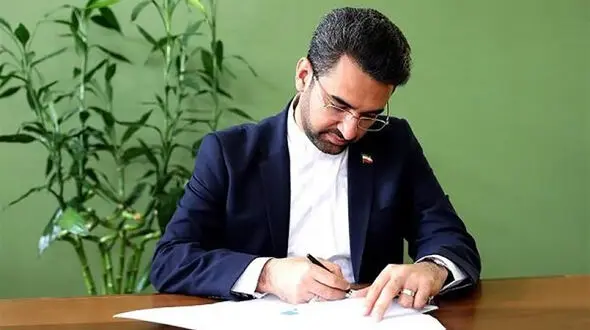 آذری جهرمی : همه باهم برابرند اما بعضی برابرترند !