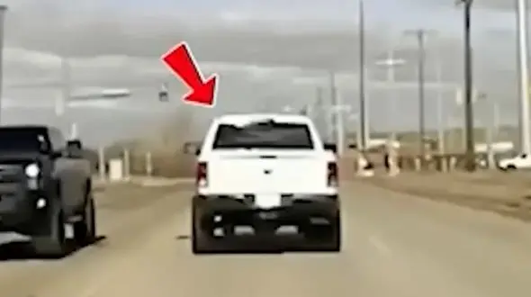 تعقیب و گریز نفس‌گیر پیکاپ فراری از پلیس در اوکلاهاما + فیلم 