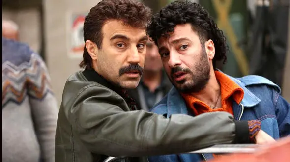 مروری بر آلبوم عکس‌های فیلم سینمایی زودپز با هنرمندی متفاوت نوید محمدزاده و همکاری جالب او با محسن تنابنده