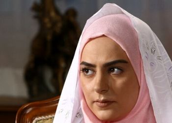 تغییر چهره سمانه پاکدل بازیگر نقش مهتاب سریال دلنوازان بعد از 14 سال / خانم بازیگر کوبید از نو ساخت !