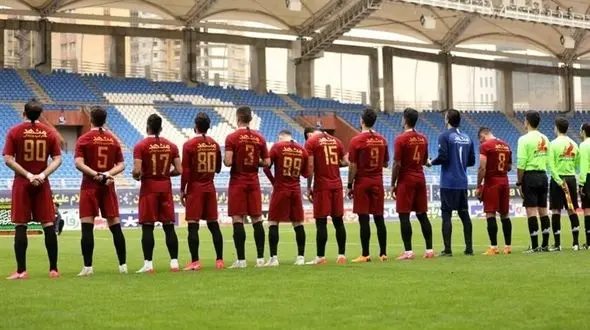 تجمع هواداران باشگاه شهرخودرو مشهد مقابل اداره ورزش و جوانان 