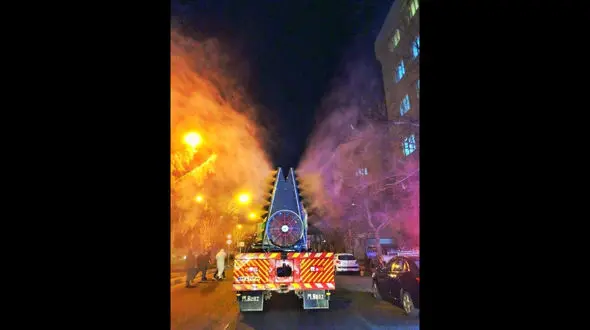 نبرد با کرونا در تهران به کمک مه پاش غول پیکر شهرداری + عکس