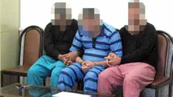 ربودن دلالان ارز میدان فردوسی با کلاه گیس + عکس