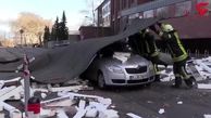 لحظه‌ی سقوط سقف یک ساختمان روی خودرو+فیلم