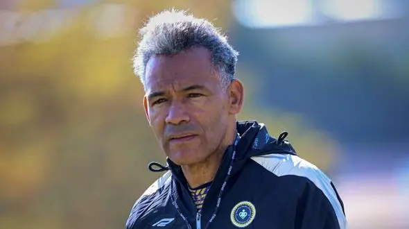 مورایس در یک قدمی نیمکت استقلال!