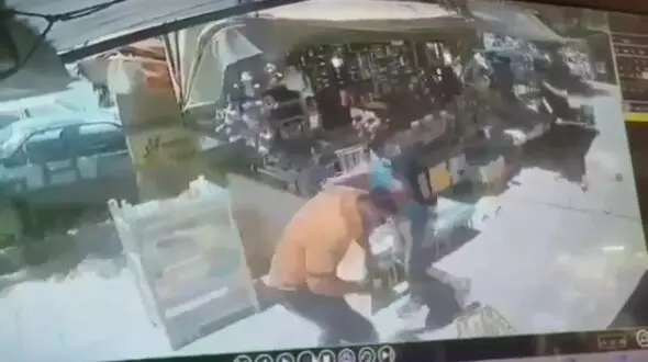 کرمانشاه تگزاس شد/ نزاع خیابانی با چوب و چماق و شمشیر + فیلم صحنه درگیری