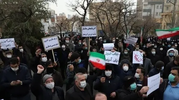 تجمع مردم تبریز در مقابل کنسولگری ترکیه + عکس