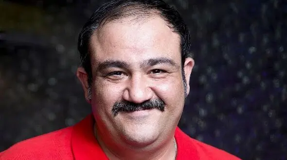 قاب پدرانه و عاشقانه مهران غفوریان و دخترش، هانا در رستوران با صفا / قشنگ از قیافش شیطونی میباره، معلومه به بابا رفته