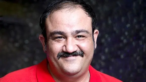 قاب پدرانه و عاشقانه مهران غفوریان و دخترش، هانا در رستوران با صفا / قشنگ از قیافش شیطونی میباره، معلومه به بابا رفته