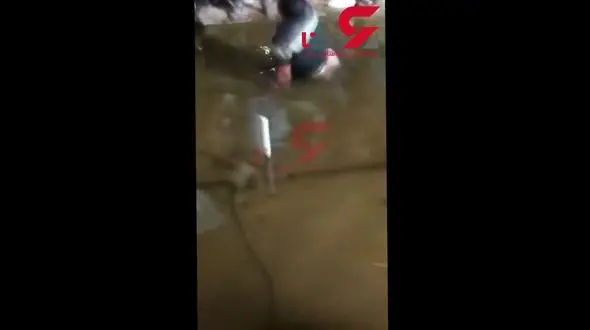 لحظه کتک خوردن مرد عراقی که مزاحم زنان آبادانی شد!+تصویر