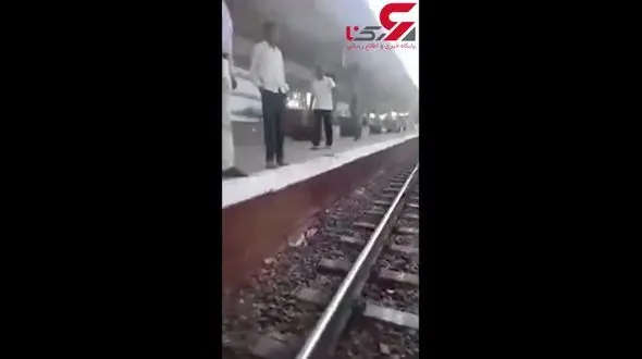 لحظه وحشتناک مردی در زیر قطار  + فیلم