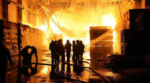 آتش سوزی برج 9 طبقه در کرج