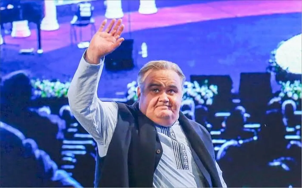 اکبر عبدی با جدیدترین بازی خود به تلویزیون بازمی‌گردد + عکس