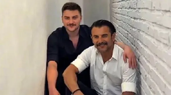 عاشقانه های پدر و پسری امین حیایی با دارا +ویدئو/ مشتی، خوشتیپ و هنرمند