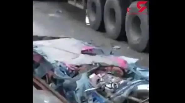 راننده این ماشین سواری پودر شد + فیلم دلخراش 