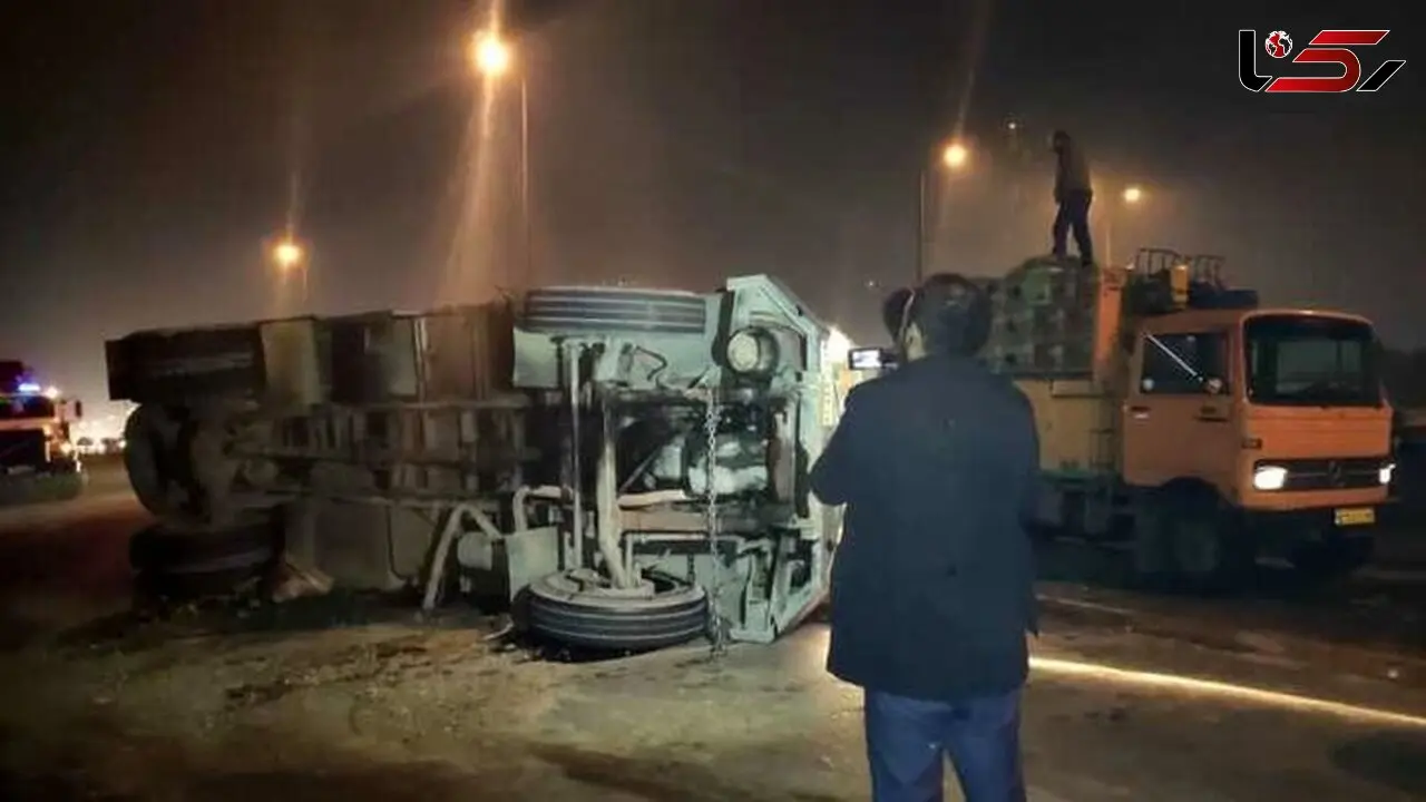 فیلم لحظه برخورد کامیون با چندین خودرو بدلیل بریدن ترمز