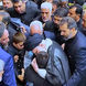فیلم لحظه در آغوش گرفتن نوه‌ های رئیس جمهور شهید توسط رهبر انقلاب
