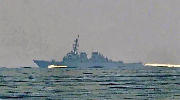 کمک نیروی دریایی سپاه به درخواست یک کشتی تجاری خارجی در تنگه هرمز