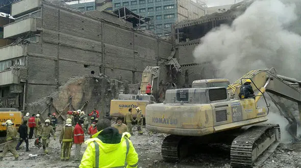  ۳ آتش نشان و احتمالا ۶ نفر ازمردم عادی هنوز در زیر آوار هستند