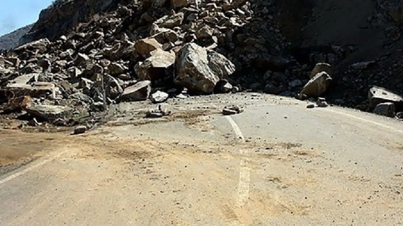  ریزش کوه در چمران فارس