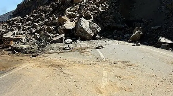  ریزش کوه در چمران فارس