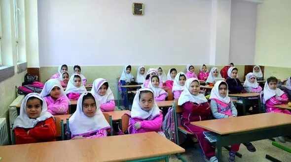 ۲۷ چالش مدارس دولتی روی میز شورای عالی انقلاب فرهنگی؛ از کمبود معلم تا نابرابری آموزشی