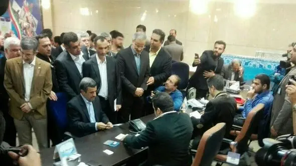 احمدی نژاد در انتخابات ریاست جمهوری ثبت نام کرد + فیلم