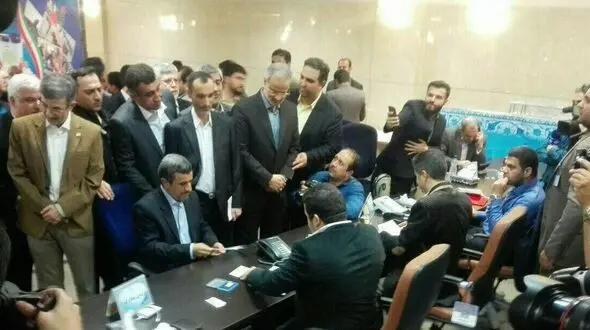 احمدی نژاد در انتخابات ریاست جمهوری ثبت نام کرد + فیلم 