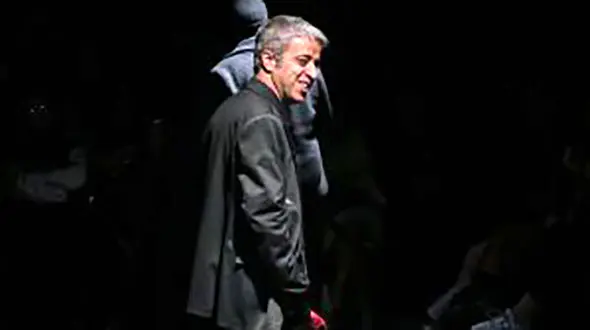 استقبال بی نظیر از،بازگشت زن سرخ پوش،میدان فردوسی