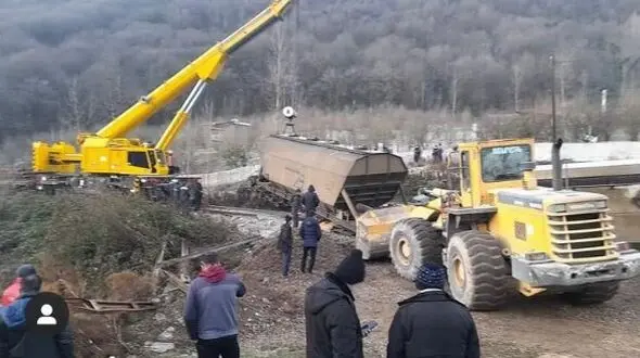 خروج واگن‌ها از ریل، مسیر ریلی شمال را مختل کرد