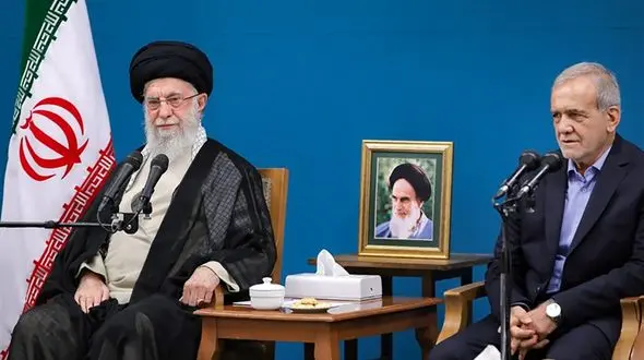 گفت و گو مسعود پزشکیان با رسانه خامنه ای.IR + فیلم