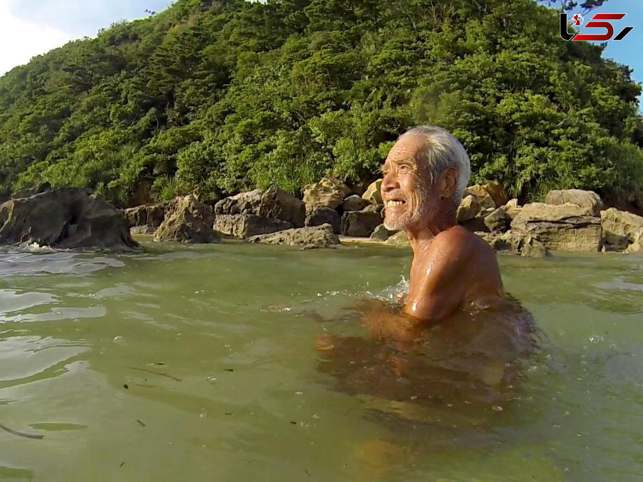 پیرمردی که 29 سال در یک جزیره دورافتاده تنها زندگی می کرد+عکس